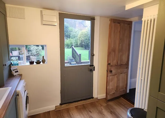 4 Westbourne Road - 2 Bed Ground Floor *