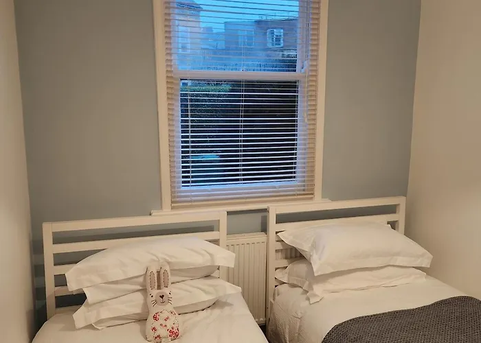 4 Westbourne Road - 2 Bed Ground Floor * Scarborough